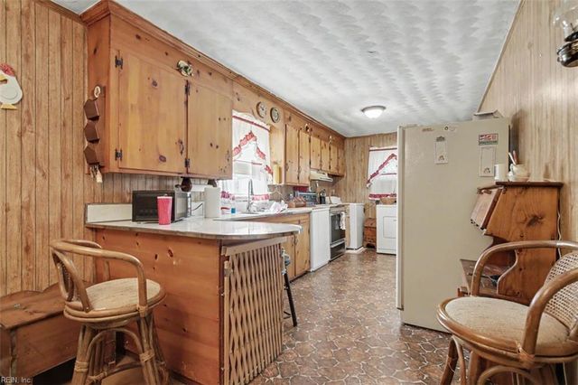 206 Magnolia ST, Suffolk, VA 23434