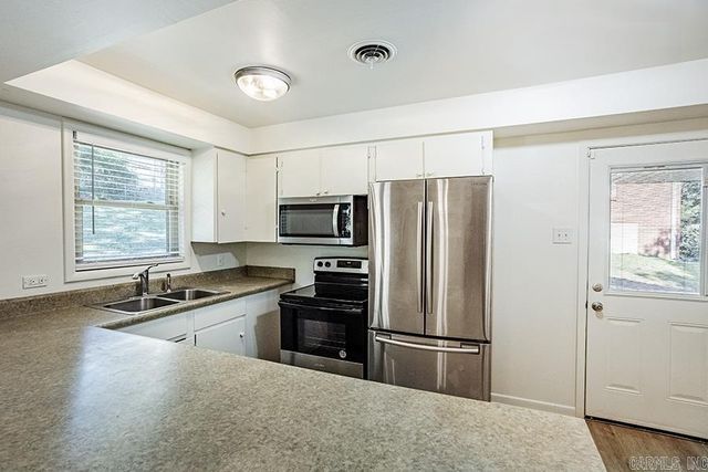 3805 Loch Lane, North Little Rock, AR 72116