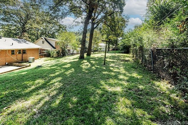 3805 Loch Lane, North Little Rock, AR 72116