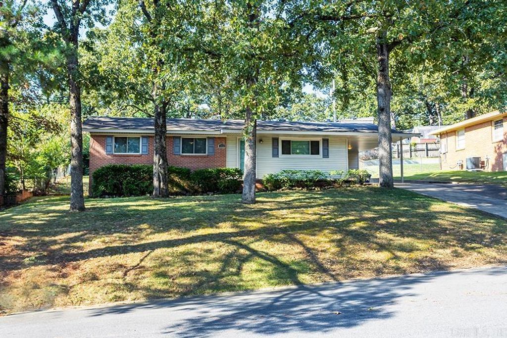 3805 Loch Lane, North Little Rock, AR 72116