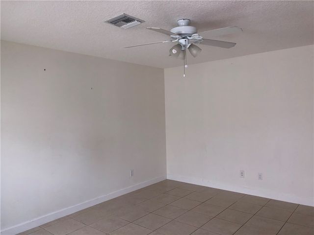 955 18th Place A, Vero Beach, FL 32960