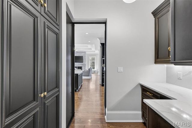 40 Lynnbrook Road, Frontenac, MO 63131