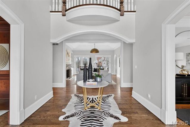 40 Lynnbrook Road, Frontenac, MO 63131