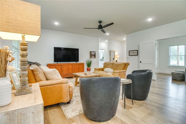 674 Cane Island Road, Flippin, AR 72634