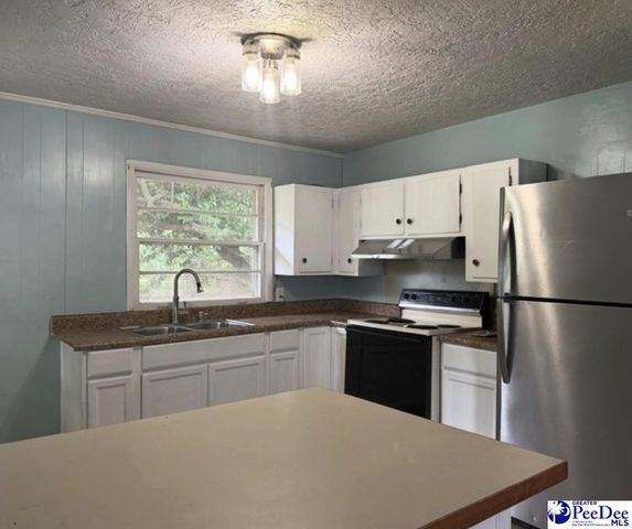 21 Manor Road, Cheraw, SC 29520