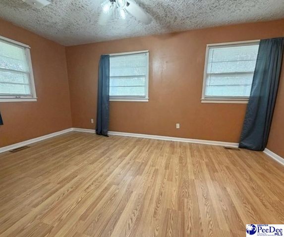 21 Manor Road, Cheraw, SC 29520