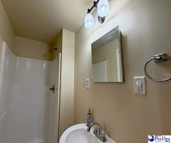 21 Manor Road, Cheraw, SC 29520