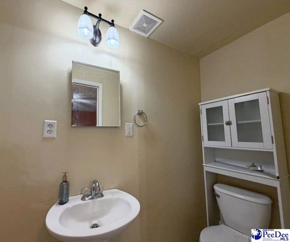 21 Manor Road, Cheraw, SC 29520