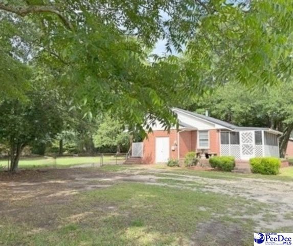 21 Manor Road, Cheraw, SC 29520