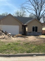 3233 E Skinner St, Wichita, KS 67218