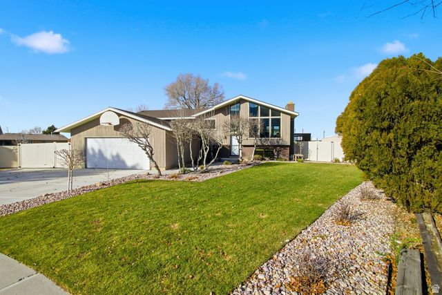 9106 S MALLARD CIR, Sandy, UT 84093