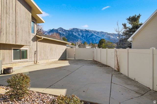 9106 S MALLARD CIR, Sandy, UT 84093