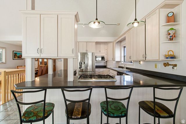 9106 S MALLARD CIR, Sandy, UT 84093