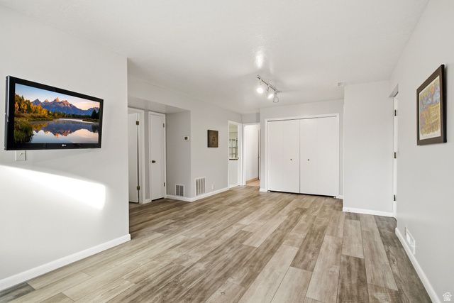 9106 S MALLARD CIR, Sandy, UT 84093