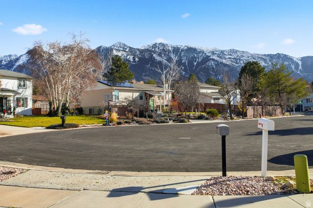 9106 S MALLARD CIR, Sandy, UT 84093