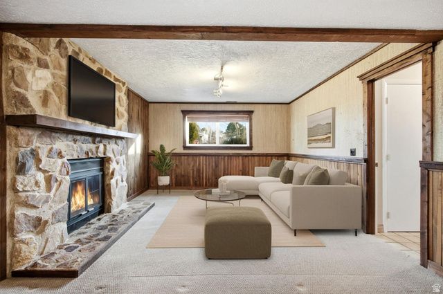 9106 S MALLARD CIR, Sandy, UT 84093