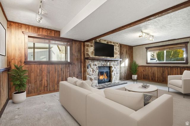 9106 S MALLARD CIR, Sandy, UT 84093