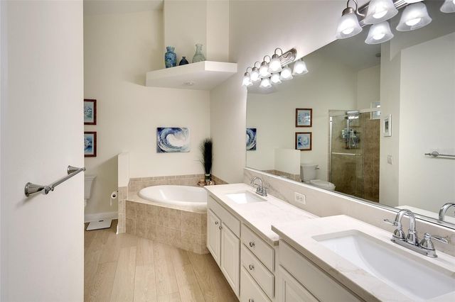 6711 TAILFEATHER WAY, Bradenton, FL 34203