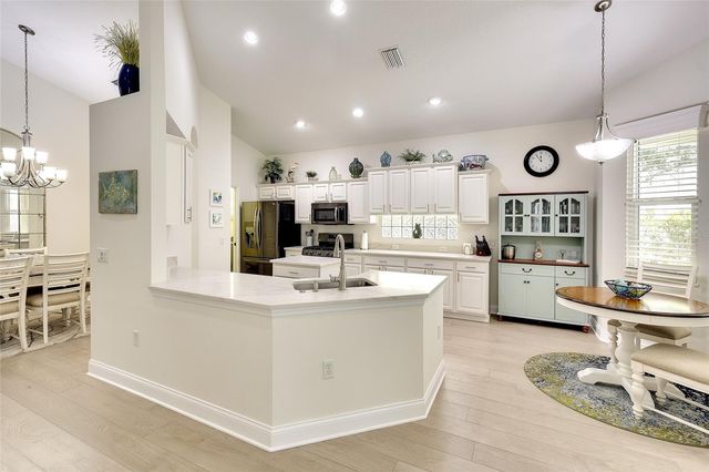 6711 TAILFEATHER WAY, Bradenton, FL 34203