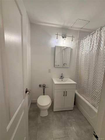 88-25 155th Avenue 1A, Howard Beach, NY 11414