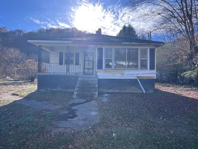 94 Paynes Lane, Pineville, KY 40977