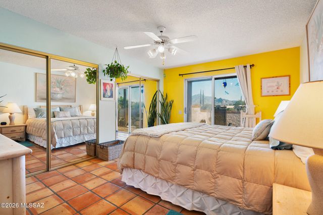 1383 W Camino Calderon, Green Valley, AZ 85622