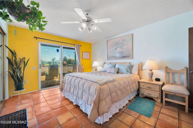 1383 W Camino Calderon, Green Valley, AZ 85622