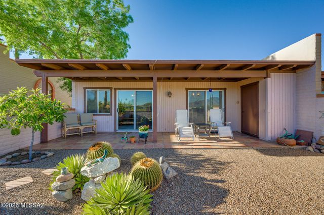 1383 W Camino Calderon, Green Valley, AZ 85622