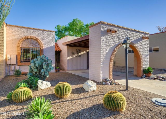 1383 W Camino Calderon, Green Valley, AZ 85622