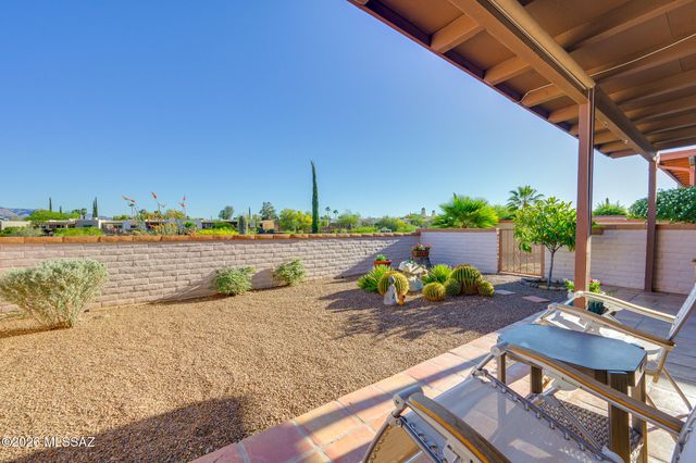 1383 W Camino Calderon, Green Valley, AZ 85622