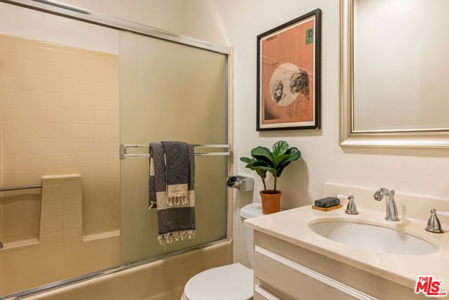 2018 Griffith Park Boulevard 318, Los Angeles, CA 90039