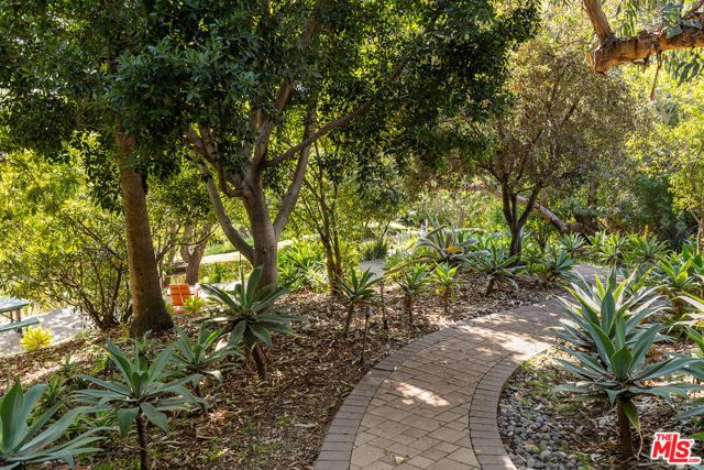 2018 Griffith Park Boulevard 318, Los Angeles, CA 90039