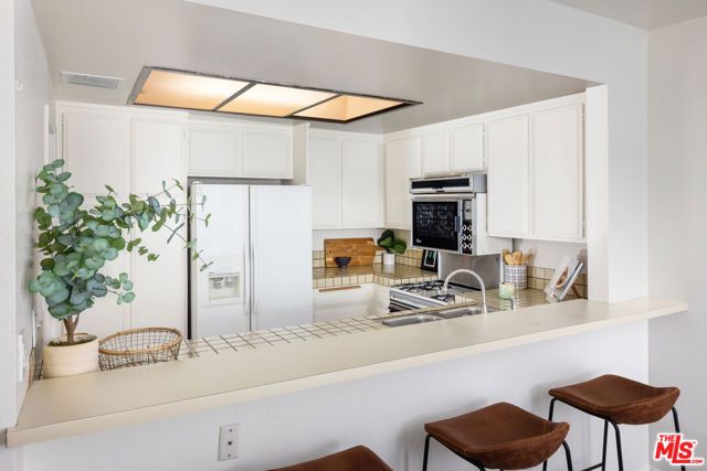 2018 Griffith Park Boulevard 318, Los Angeles, CA 90039