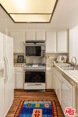 2018 Griffith Park Boulevard 318, Los Angeles, CA 90039