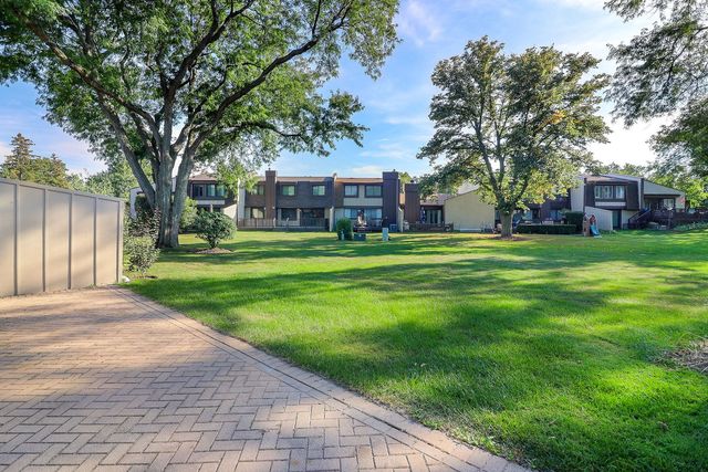 170 Cascade Drive, Indian Head Park, IL 60525