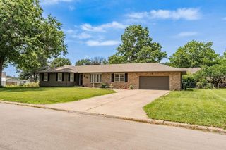 602 Thunderbird Drive, Harrisonville, MO 64701