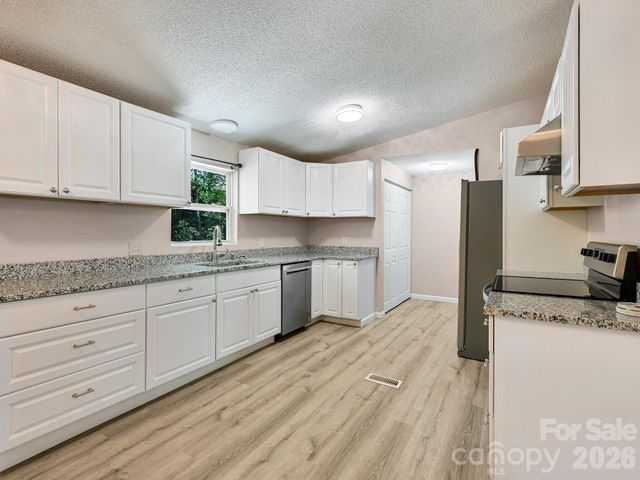 2275 Lamb Mountain Road, Hendersonville, NC 28792