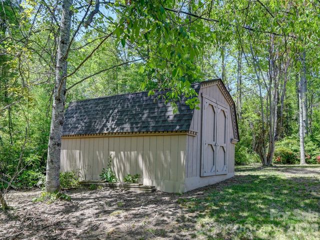 2275 Lamb Mountain Road, Hendersonville, NC 28792