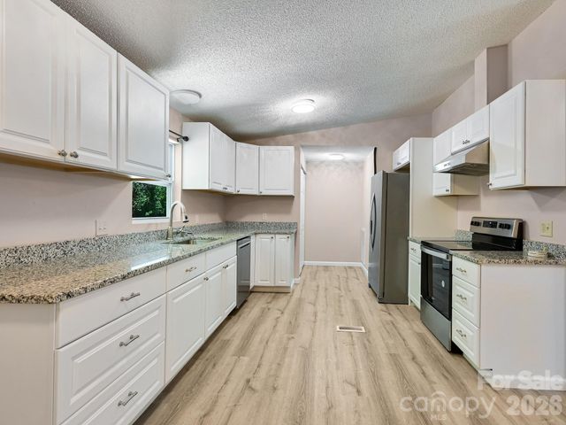 2275 Lamb Mountain Road, Hendersonville, NC 28792