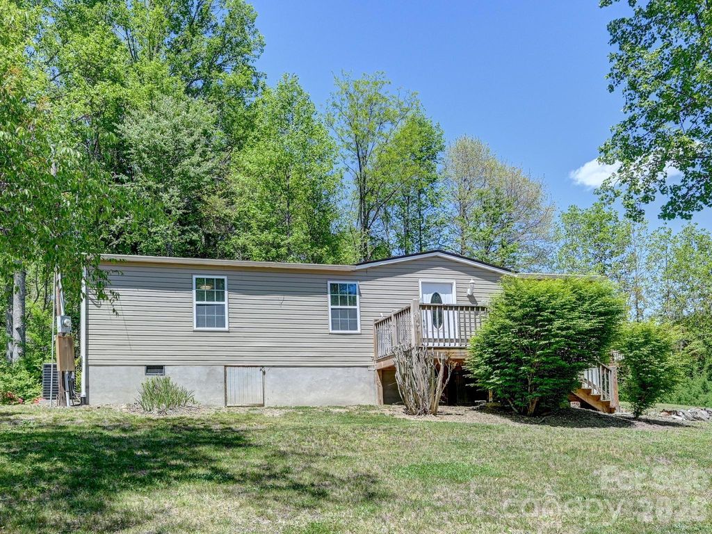 2275 Lamb Mountain Road, Hendersonville, NC 28792