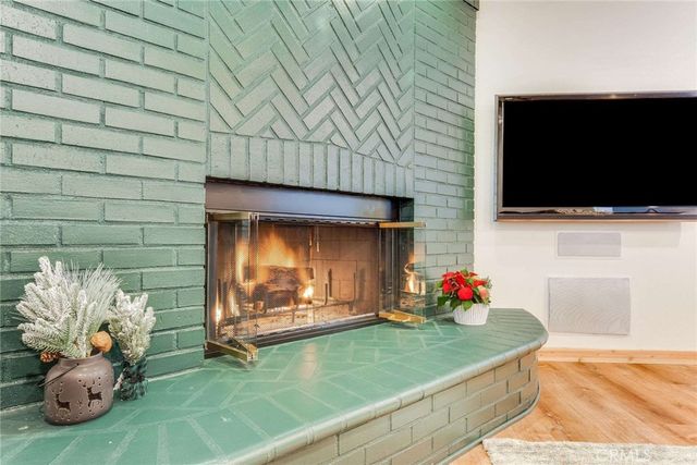 513 W Victoria Court, Lake Arrowhead, CA 92352