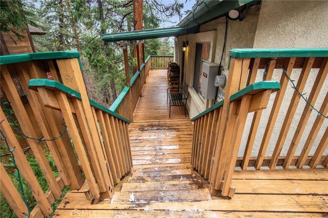 513 W Victoria Court, Lake Arrowhead, CA 92352