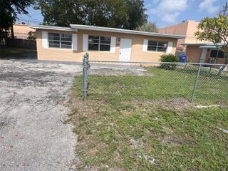 407 S 61st Ave, Hollywood, FL 33023