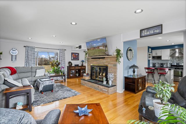 22761 Stair Drive, Clinton Township, MI 48036