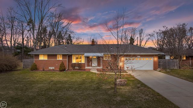 22761 Stair Drive, Clinton Township, MI 48036