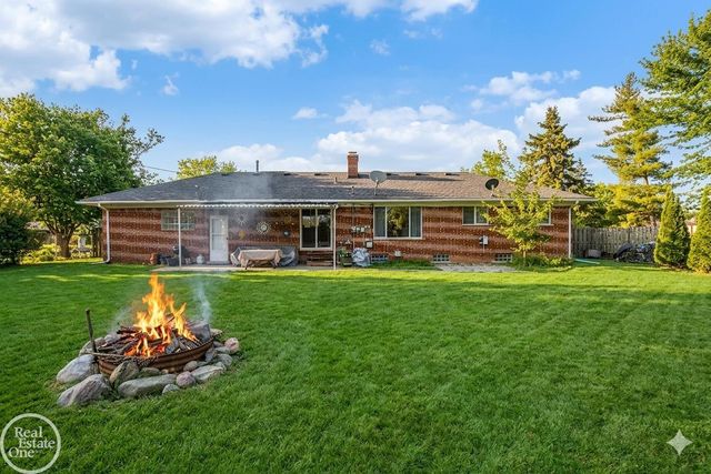 22761 Stair Drive, Clinton Township, MI 48036