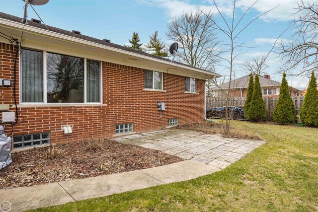 22761 Stair Drive, Clinton Township, MI 48036