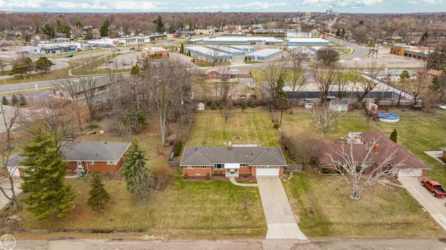 22761 Stair Drive, Clinton Township, MI 48036