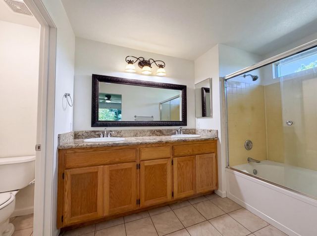2805 Aquamarine Cir, Rescue, CA 95672