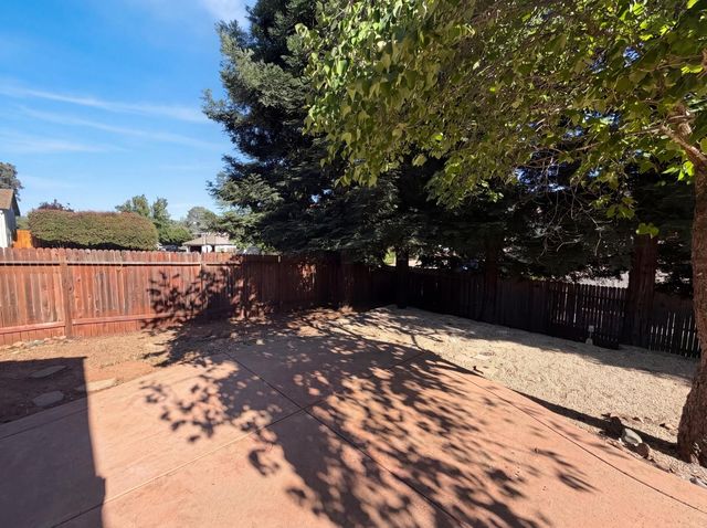 2805 Aquamarine Cir, Rescue, CA 95672